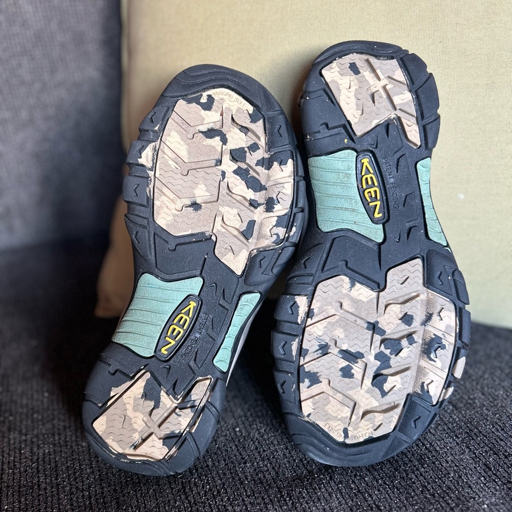 KEEN Newport H2 Sandals in Brown and Teal / Sz 9 - Picture 5 of 5